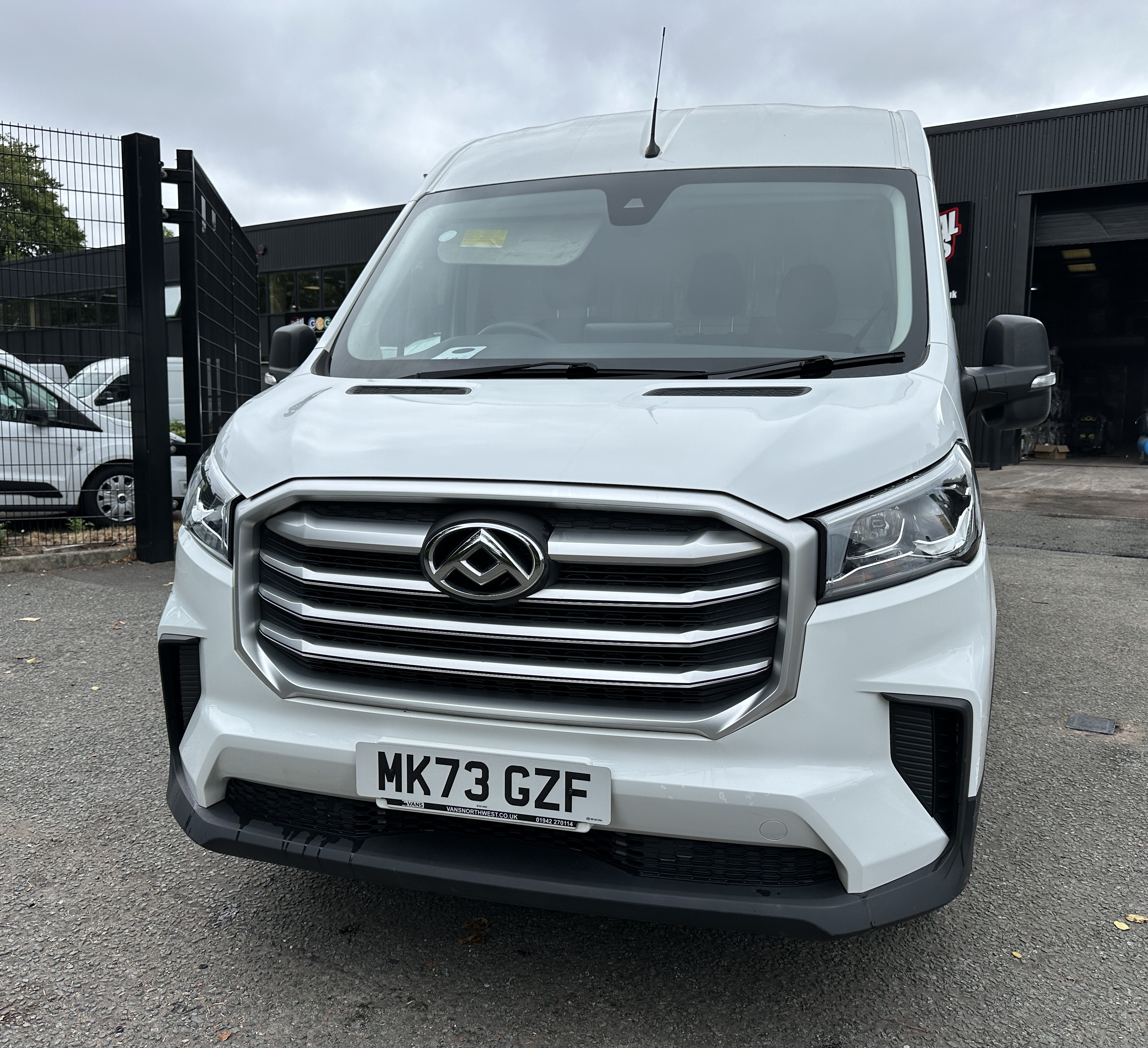 2023 Maxus Deliver 9 thumbnail 3