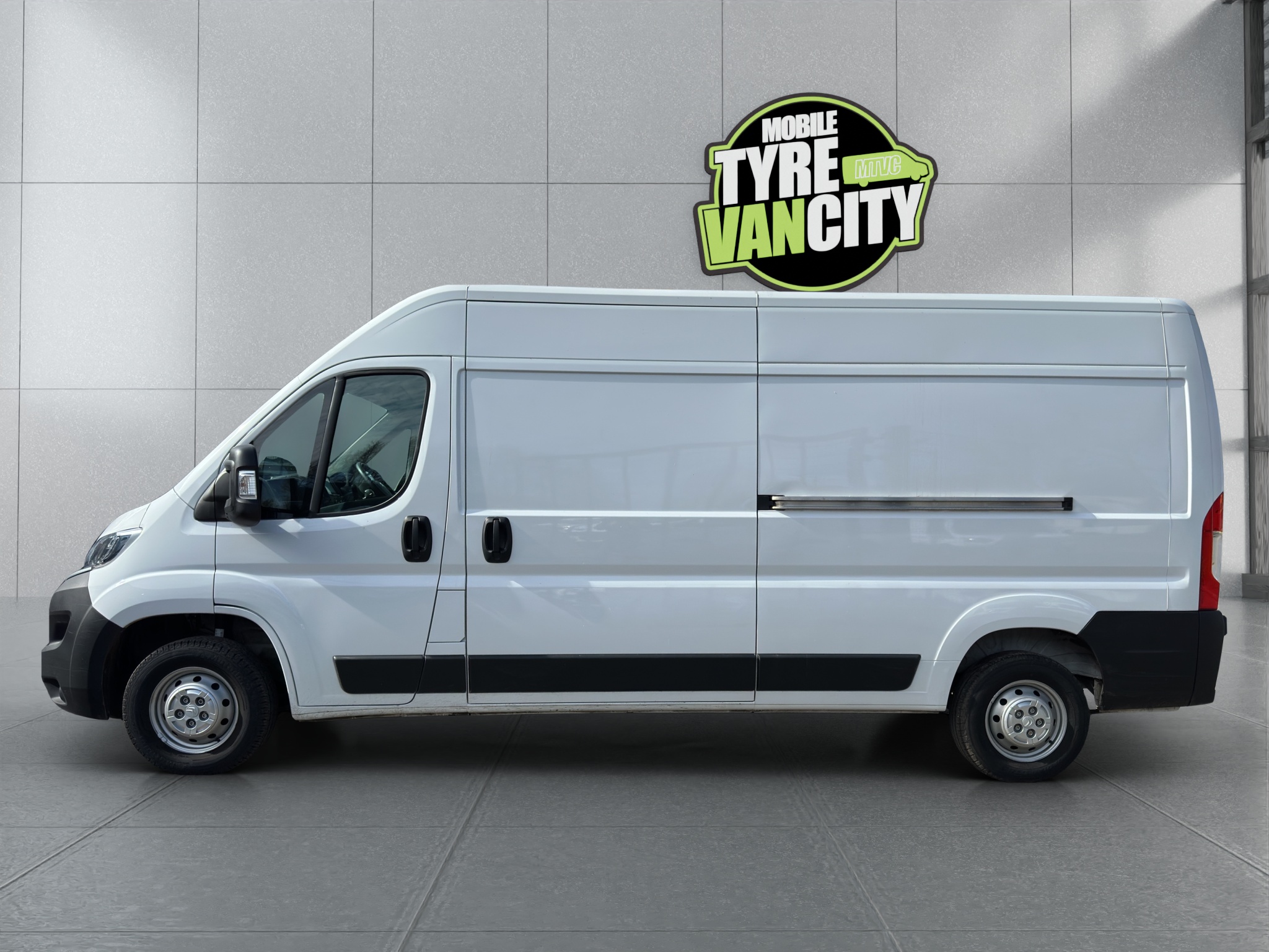 2024 Citroen Relay 35L3H2 Enterprise Edition Blue HDi SS thumbnail 3