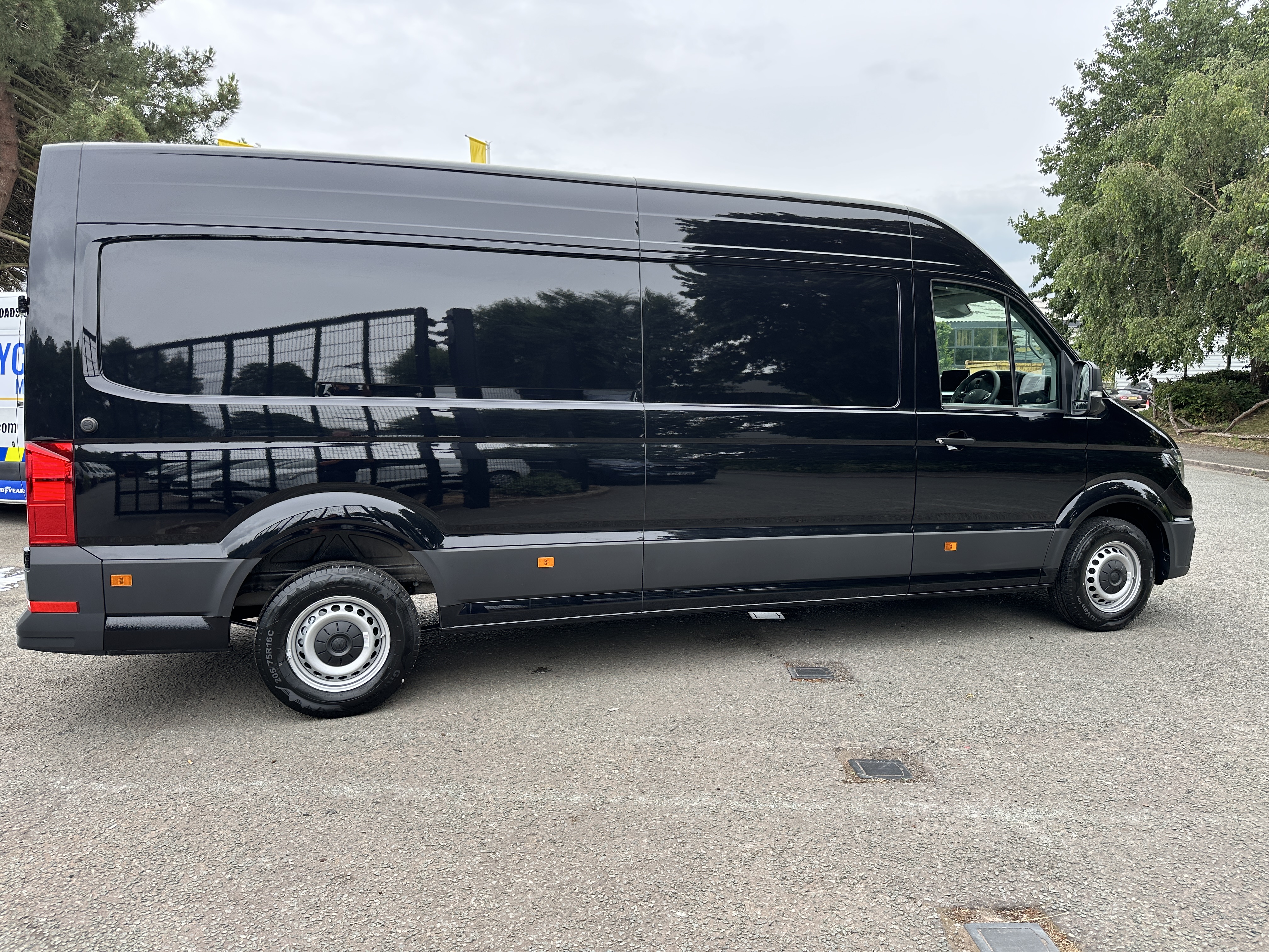 2026 Volkswagen Crafter CR35 Commerce Plus TDI thumbnail 5