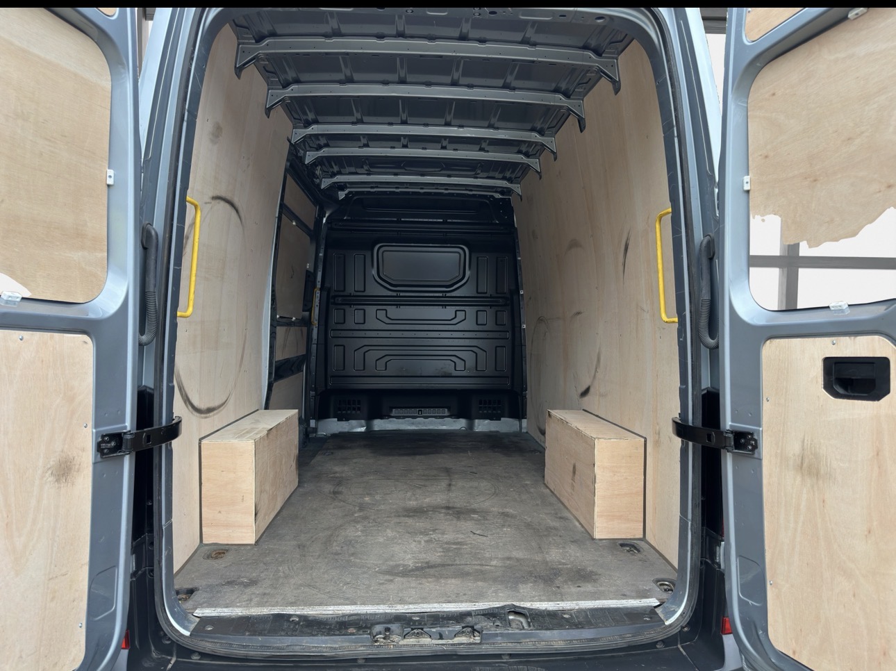 2025 Volkswagen Crafter CR35 Commerce Plus TDI thumbnail 16