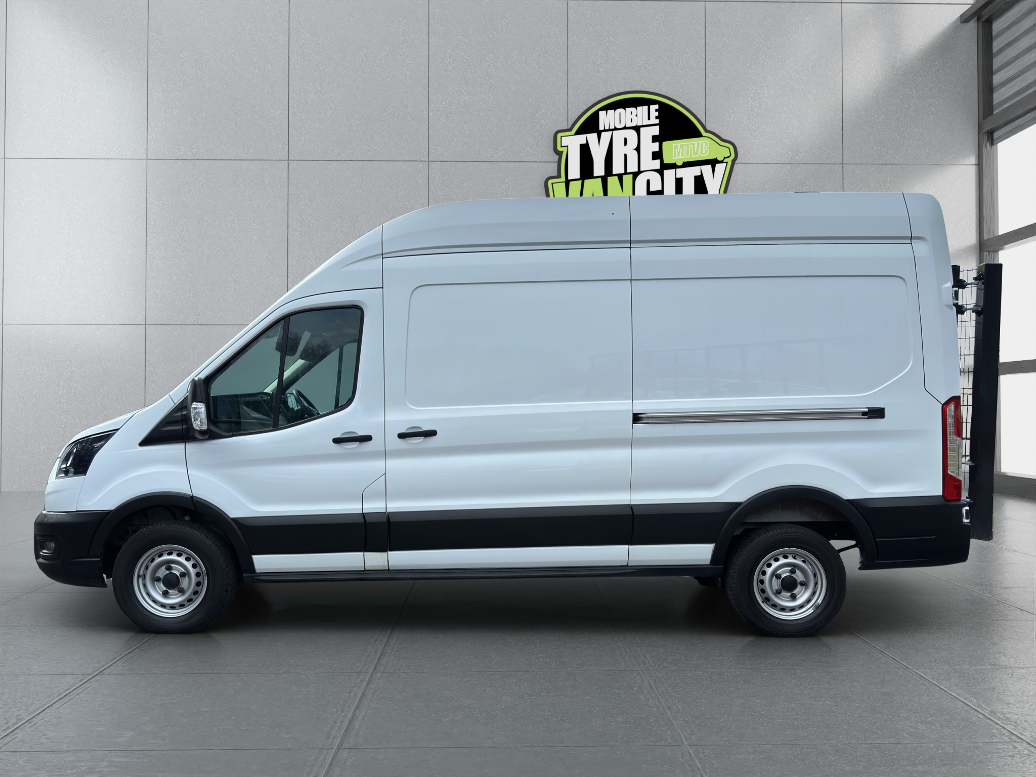2023 Ford Transit 350 Leader EcoBlue thumbnail 4