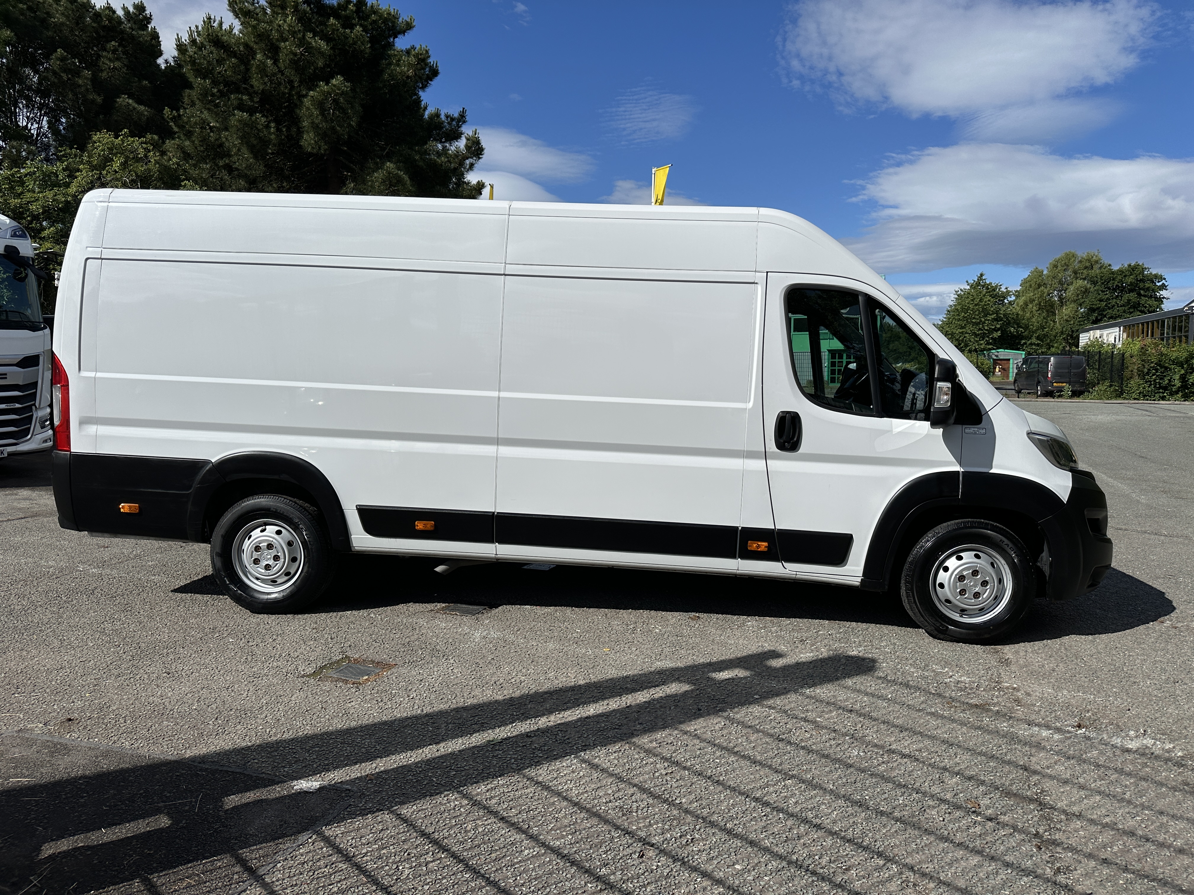 2023 Vauxhall Movano L4H2F3500 Heavy Premium TD S/S thumbnail 5
