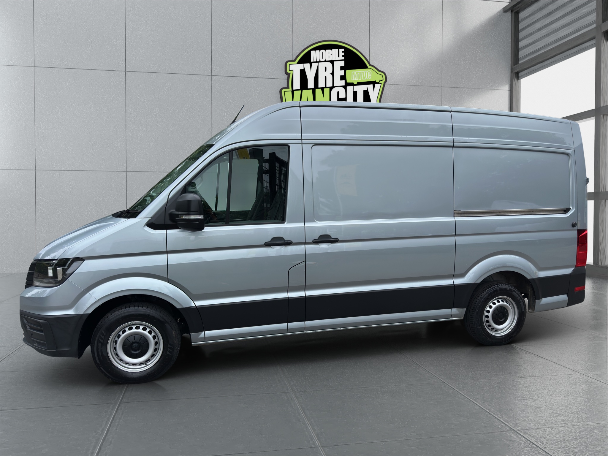 2025 Volkswagen Crafter CR35 Commerce Plus TDI thumbnail 4