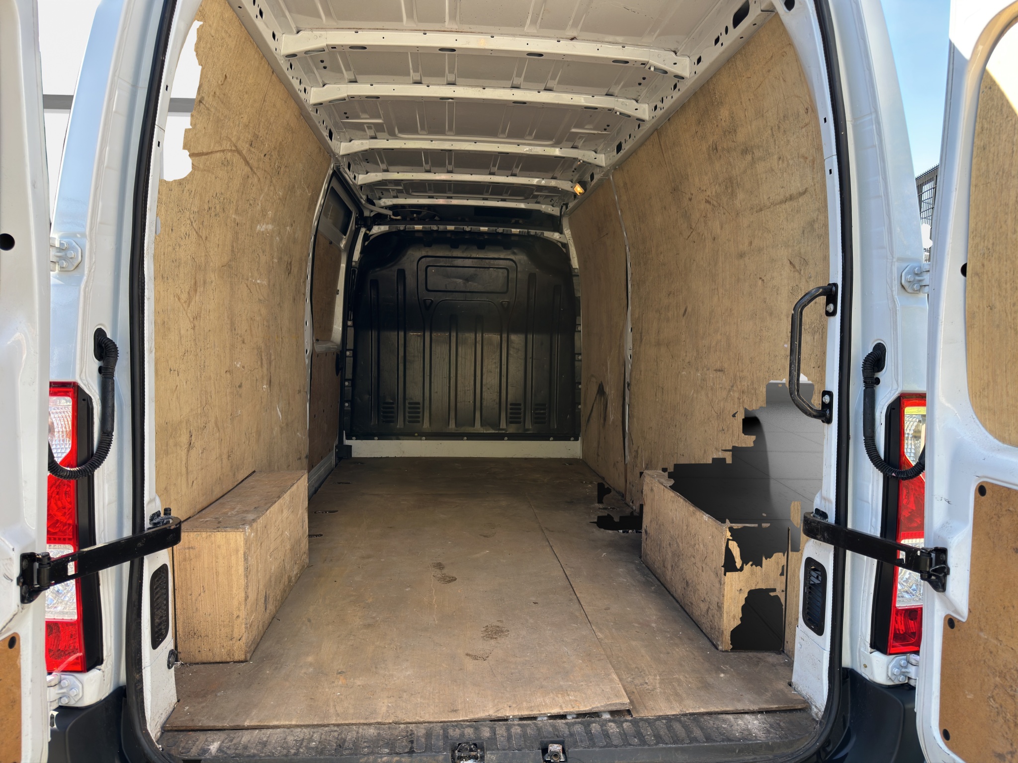 2023 Renault Master LM35 Business+ Blue dCi thumbnail 11