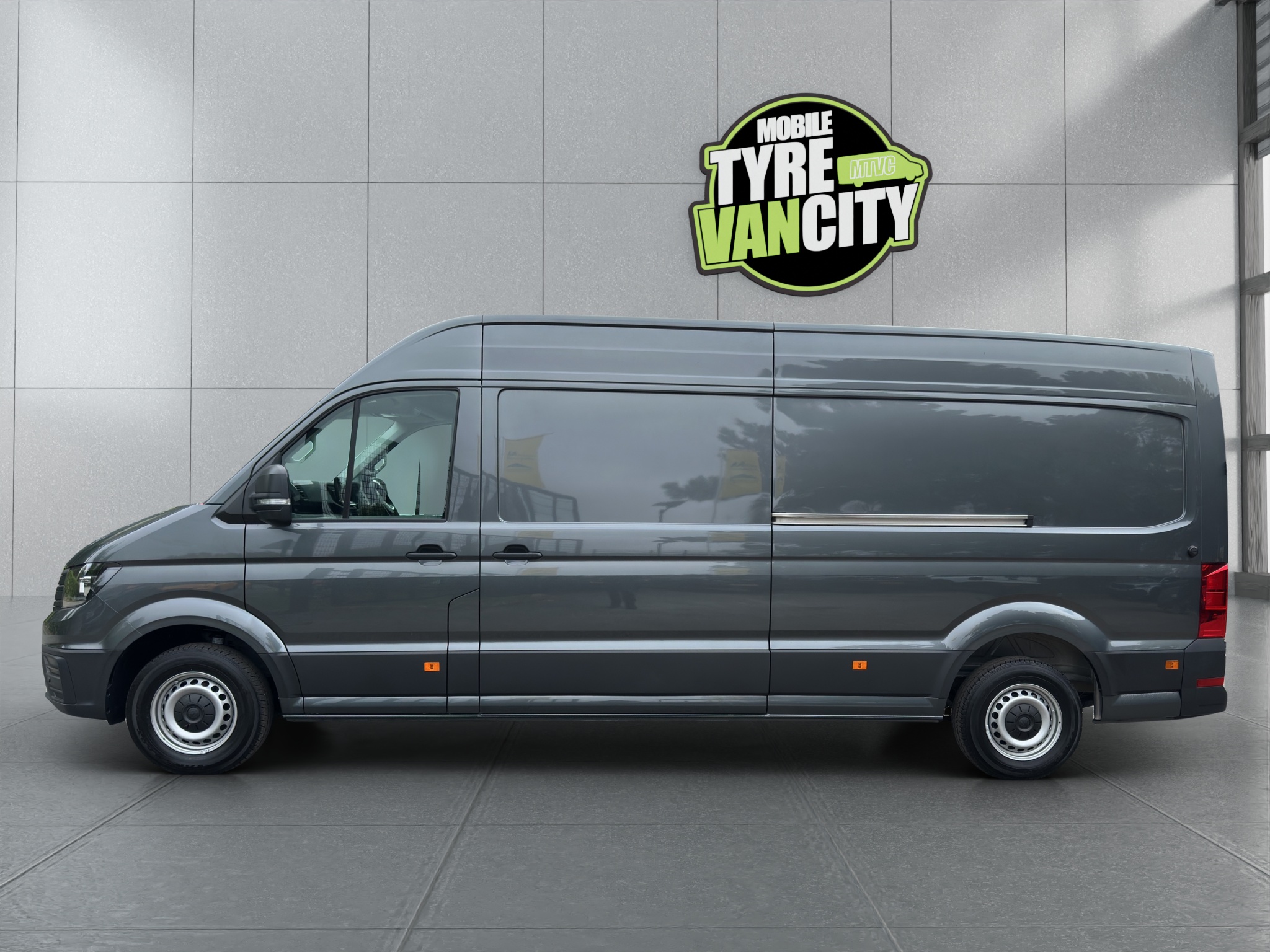 2026 Volkswagen Crafter CR35 Commerce Plus TDI thumbnail 4
