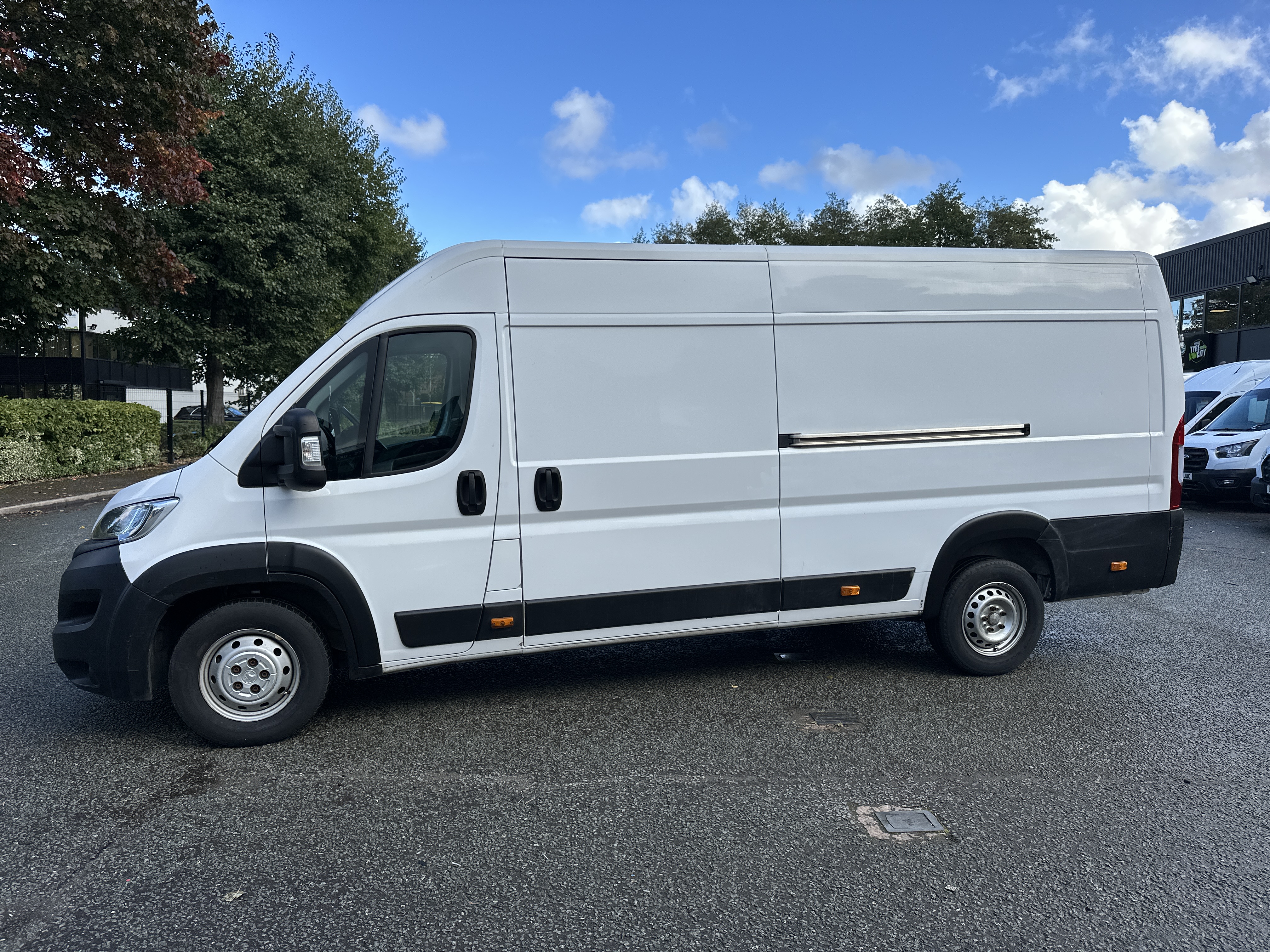 2023 Vauxhall Movano L4H2F3500 Heavy Premium TD S/S thumbnail 5