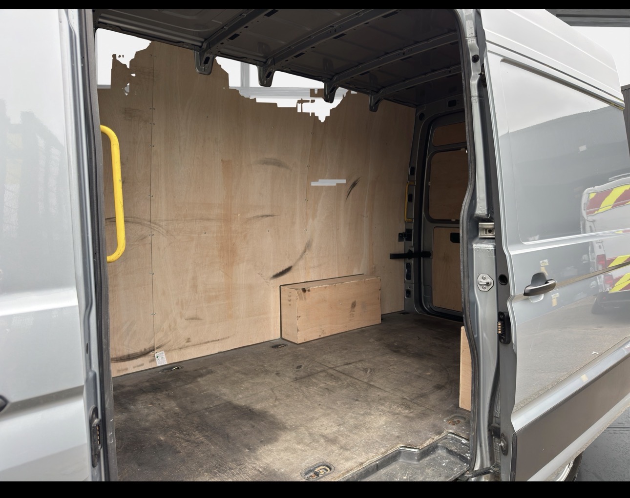 2025 Volkswagen Crafter CR35 Commerce Plus TDI thumbnail 15