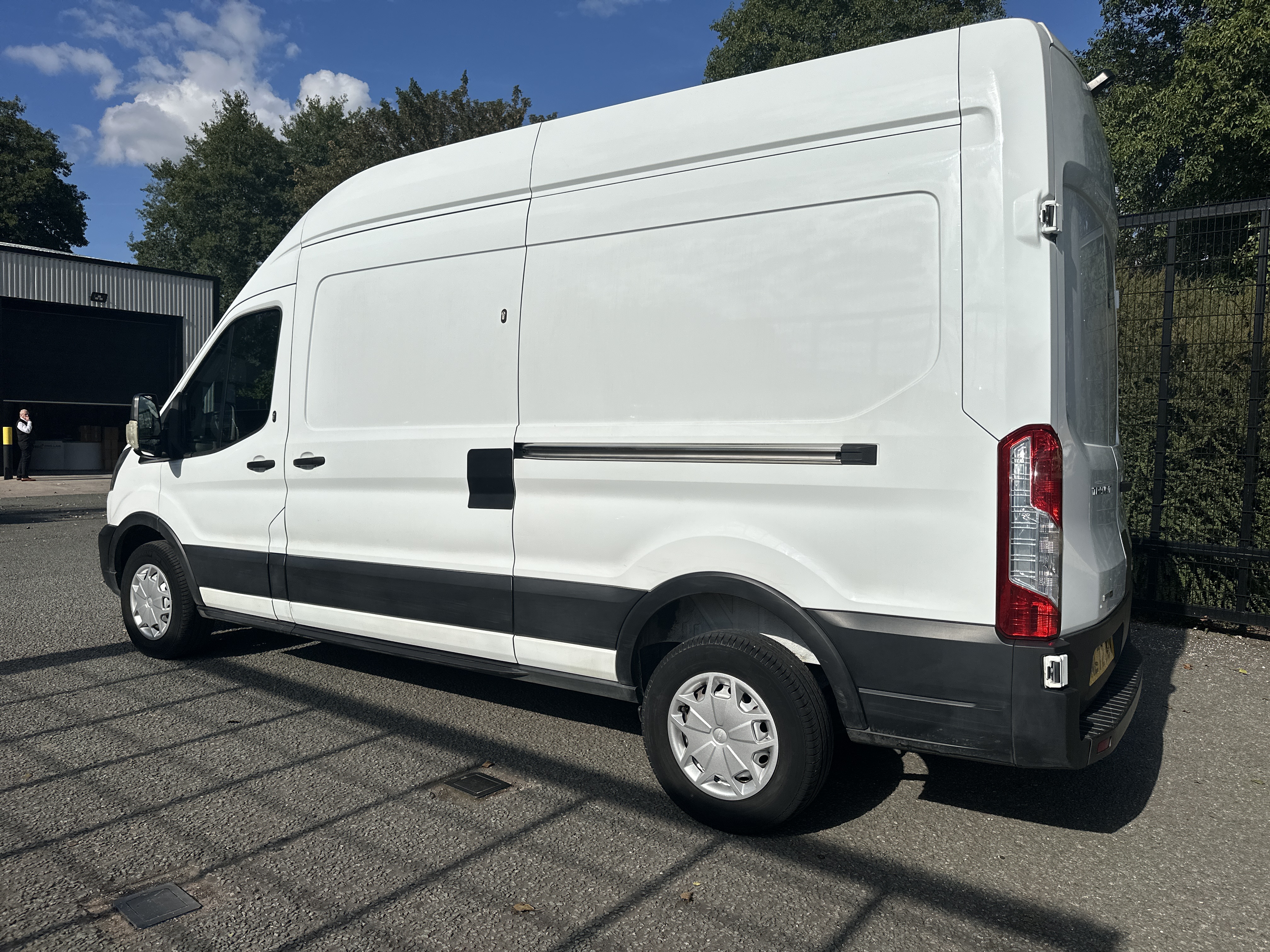 2022 Ford Transit 350 Leader MHEV thumbnail 4