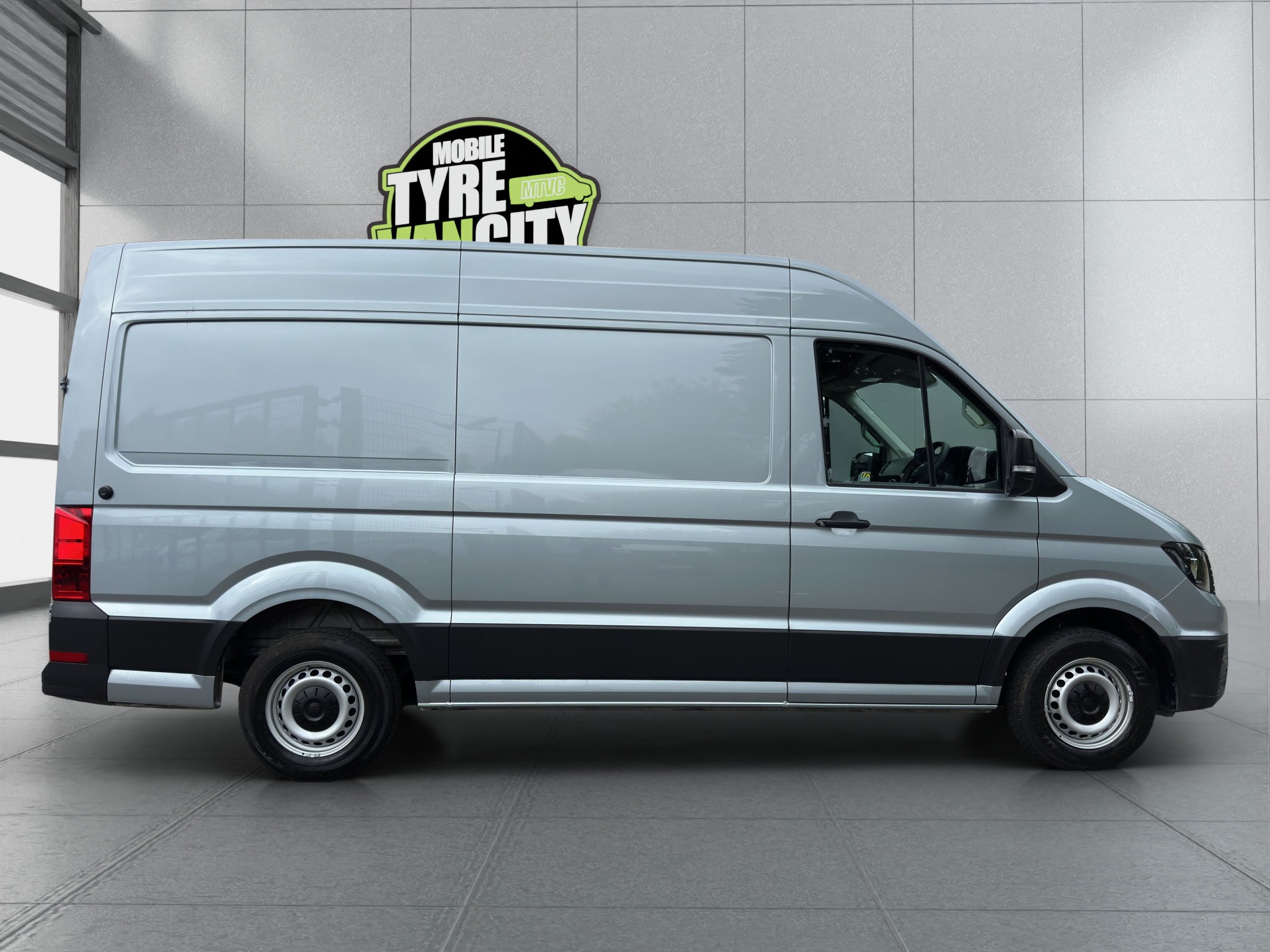 2025 Volkswagen Crafter CR35 Commerce Plus TDI thumbnail 8