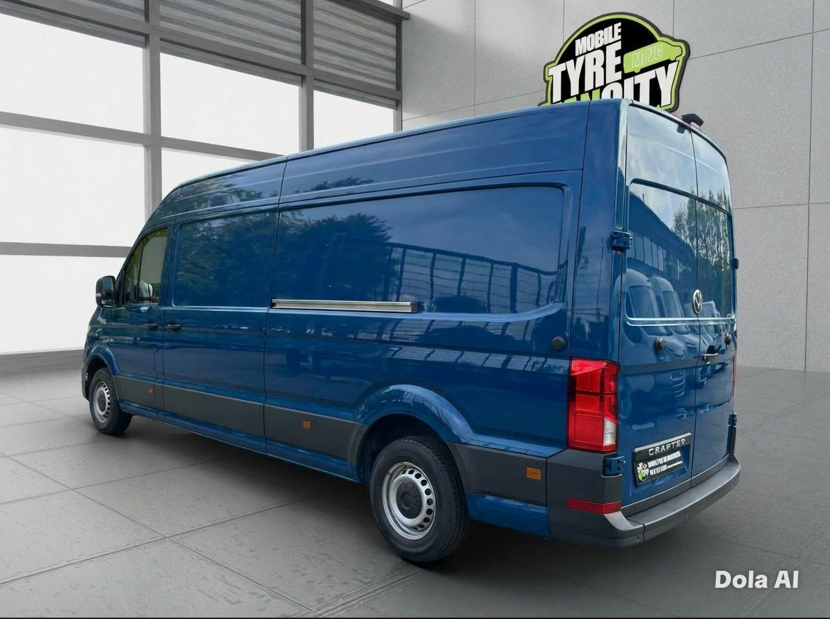 2026 Volkswagen Crafter CR35 Commerce + TDI A FWD LWB AUTO thumbnail 6