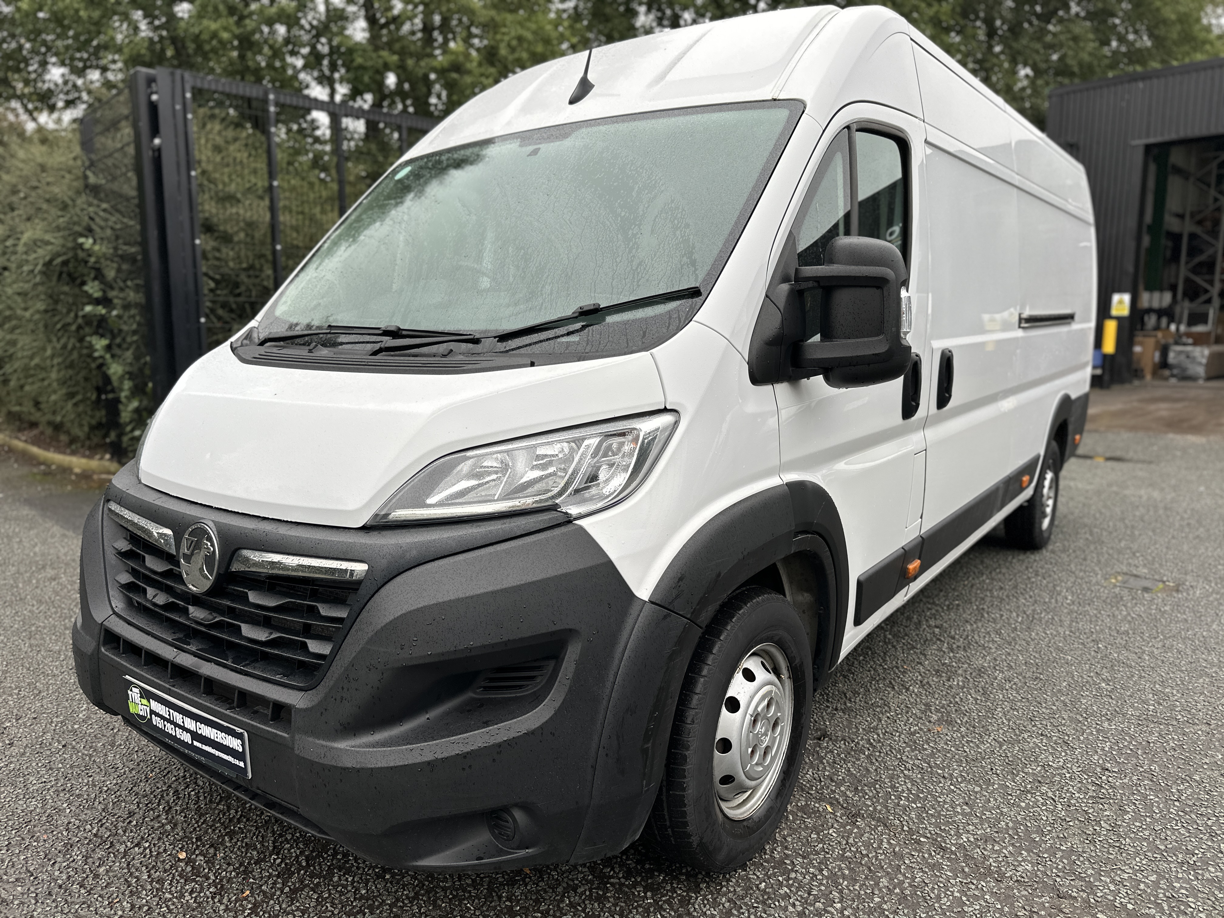 2023 Vauxhall Movano L4H2F3500 Heavy Premium TD S/S thumbnail 3