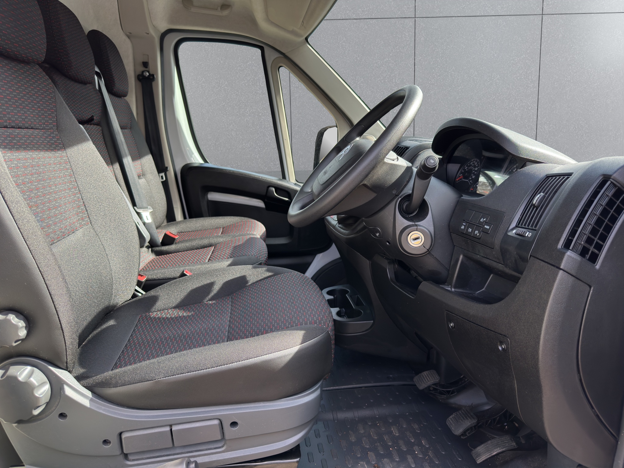 2024 Citroen Relay 35L3H2 Enterprise Edition Blue HDi SS thumbnail 9