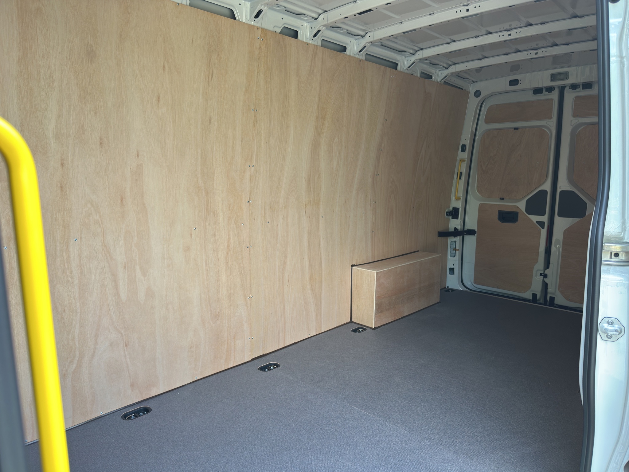 2026 Volkswagen Crafter CR35 Commerce + TDI A thumbnail 11